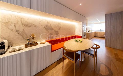 Apartamento à venda em Moema, 317 m²