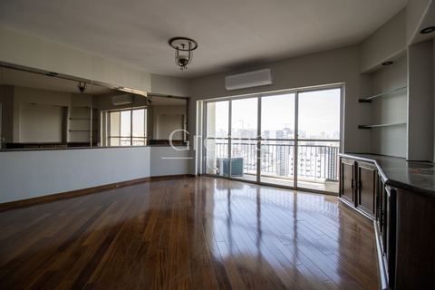 Apartamento à venda em Moema, 175 m²