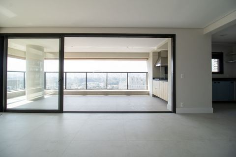 Apartamento à venda em Moema, 153 m²