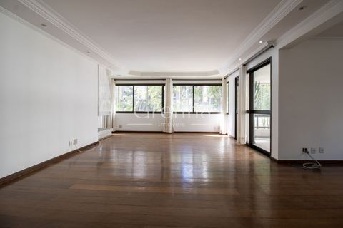 Apartamento à venda em Moema, 162 m²