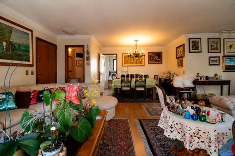 Apartamento à venda em Moema, 130 m²