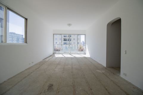 Apartamento à venda em Moema, 145 m²
