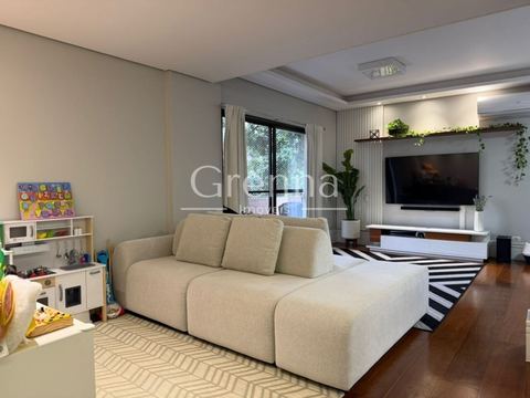 Apartamento à venda em Moema, 140 m²
