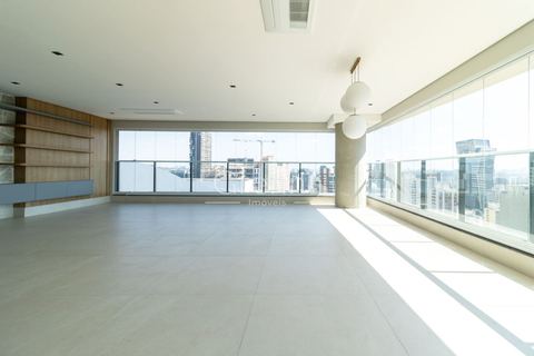 Apartamento para alugar em Pinheiros, 230 m²