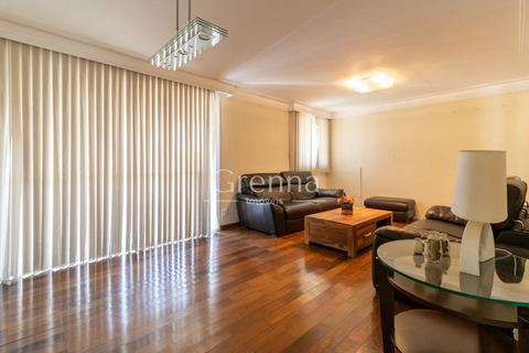 Apartamento à venda em Moema, 143 m²