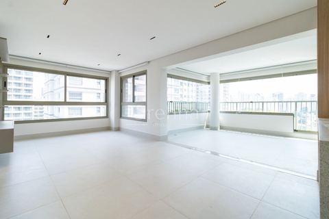 Apartamento para alugar em Moema, 150 m²
