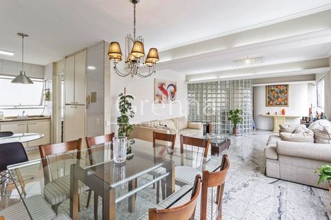 Apartamento à venda em Moema, 126 m²