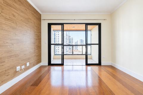 Apartamento à venda em Moema, 102 m²