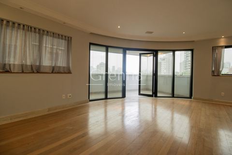 Apartamento à venda em Moema, 186 m²