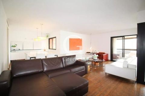 Apartamento à venda em Moema, 220 m²