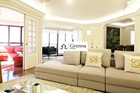 Apartamento à venda em Moema, 227 m²