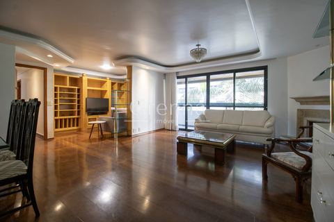 Apartamento à venda em Moema, 155 m²