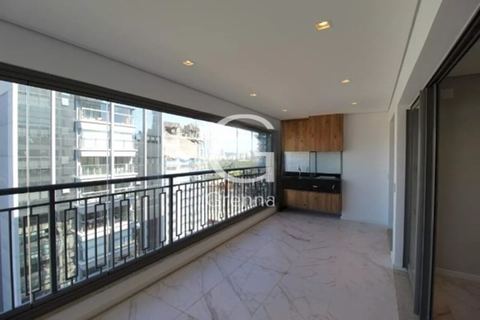 Apartamento à venda em Moema, 149 m²