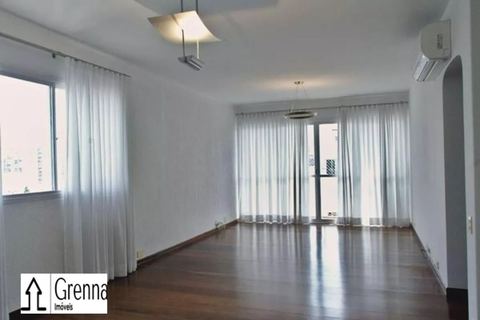 Apartamento à venda em Moema, 145 m²