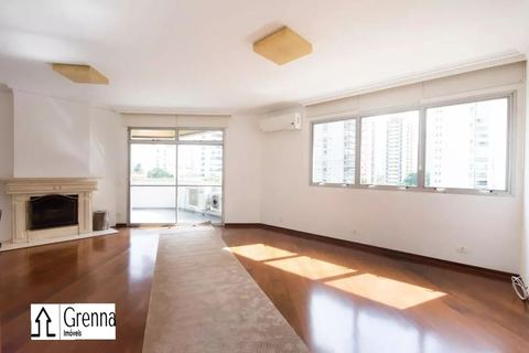 Apartamento à venda em Moema, 244 m²