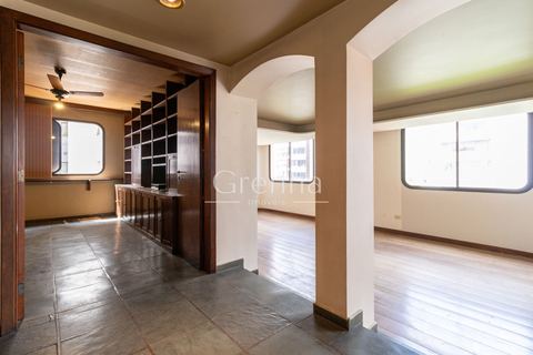 Apartamento à venda em Moema, 210 m²