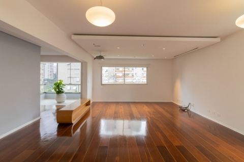 Apartamento à venda em Moema, 240 m²