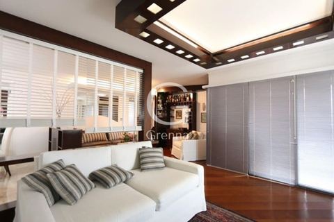 Apartamento à venda em Moema, 220 m²