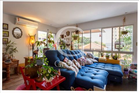 Apartamento à venda em Moema, 102 m²