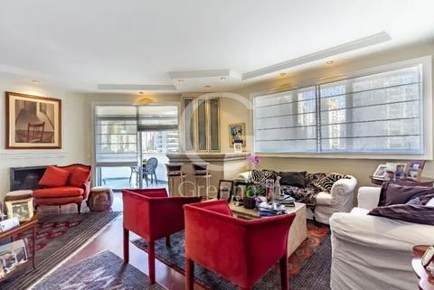 Apartamento à venda em Moema, 247 m²