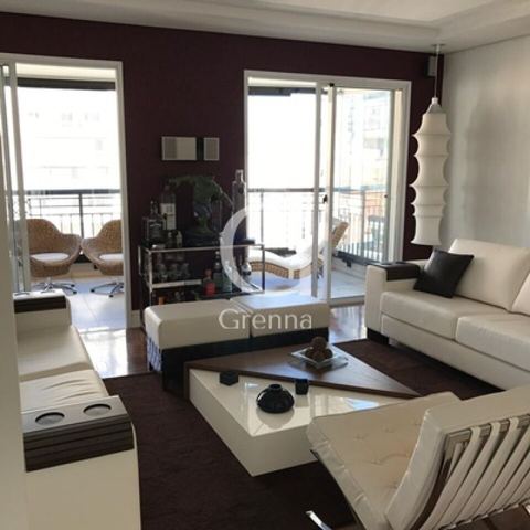 Apartamento à venda em Moema, 245 m²