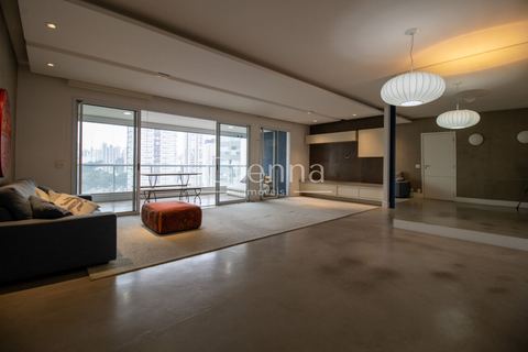 Apartamento à venda em Pinheiros, 140 m²