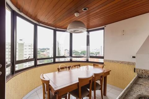 Apartamento à venda em Moema, 226 m²
