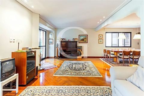 Apartamento à venda em Vila Nova Conceição, 217 m²