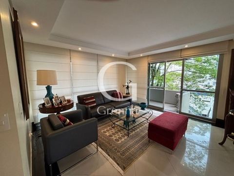 Apartamento à venda em Moema, 230 m²