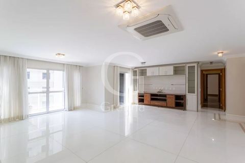 Apartamento à venda em Itaim Bibi, 214 m²