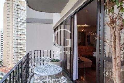 Apartamento à venda em Moema, 255 m²