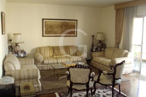 Apartamento à venda em Moema, 220 m²
