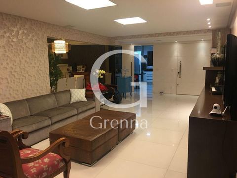 Apartamento à venda em Moema, 187 m²