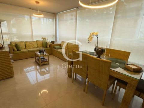 Apartamento à venda em Moema, 220 m²
