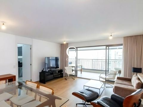 Apartamento à venda em Moema, 149 m²
