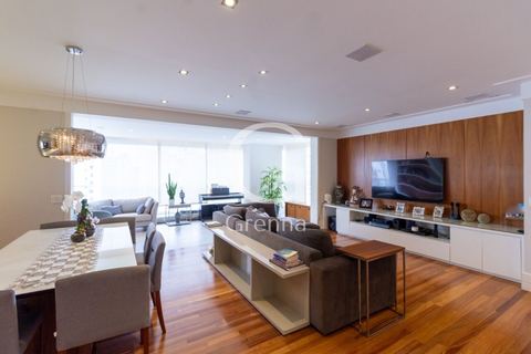 Apartamento à venda em Moema, 181 m²