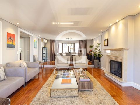 Apartamento à venda em Moema, 190 m²