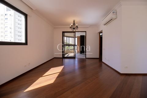 Apartamento à venda em Moema, 180 m²