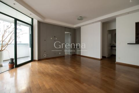 Apartamento à venda em Moema, 121 m²