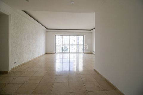 Apartamento à venda em Moema, 180 m²